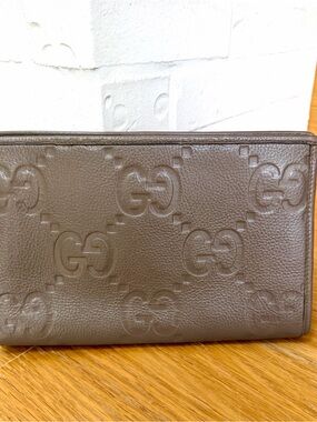 Gucci Authentic Vintage Jumbo GG Clutch Bag